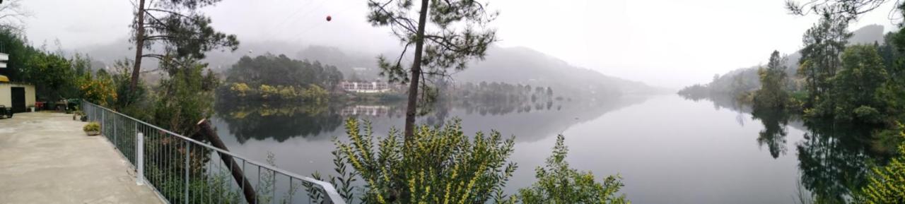 Casa Do Avo Xico - Geres Lake House - 10Pax Экстерьер фото
